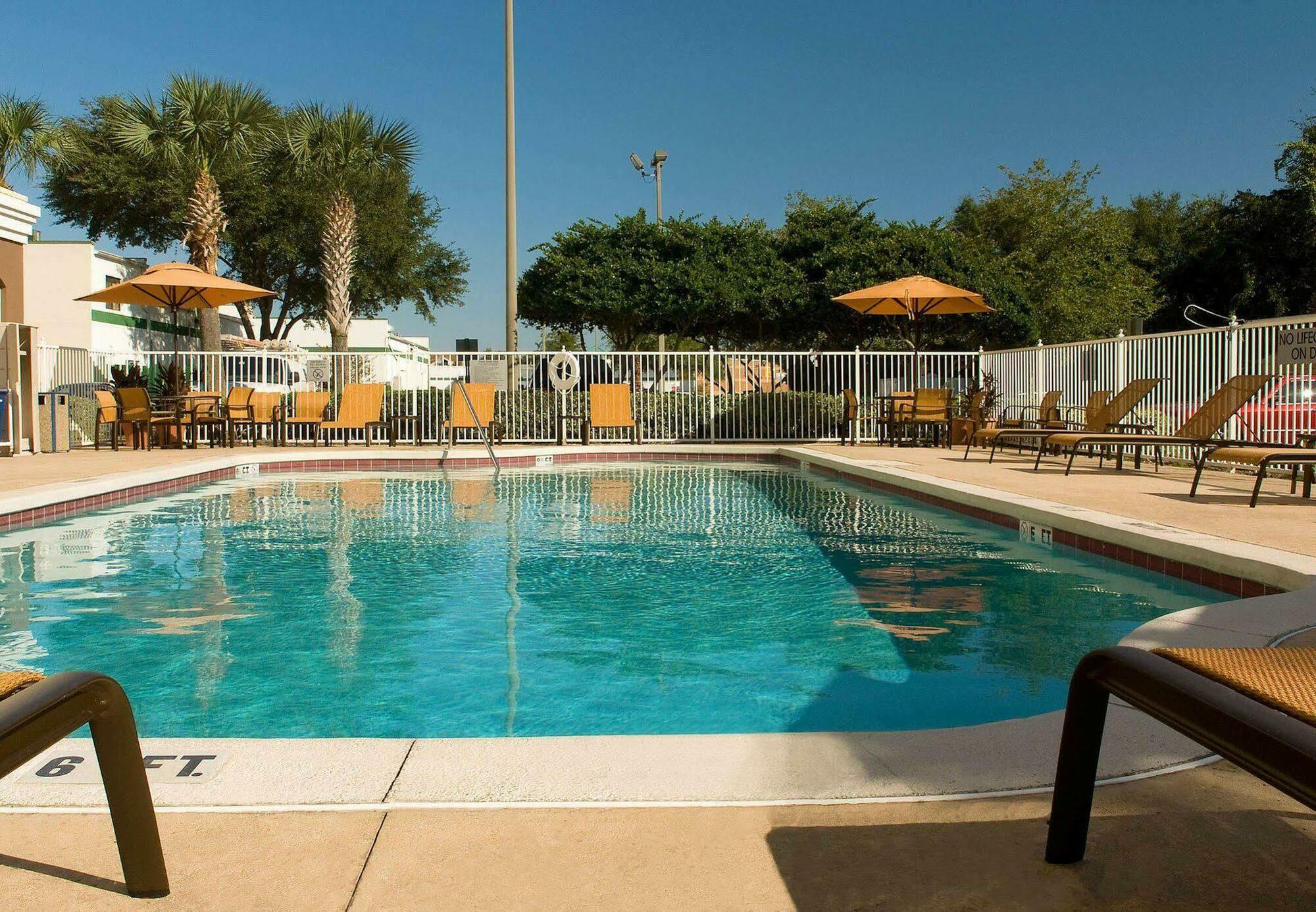 Fairfield Inn & Suites By Marriott Orlando Lake Buena Vista Einrichtungen foto